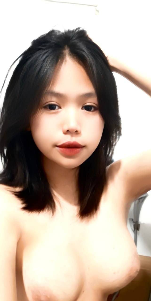 Cô hàng xóm thích mặc đồ xuyên thấu