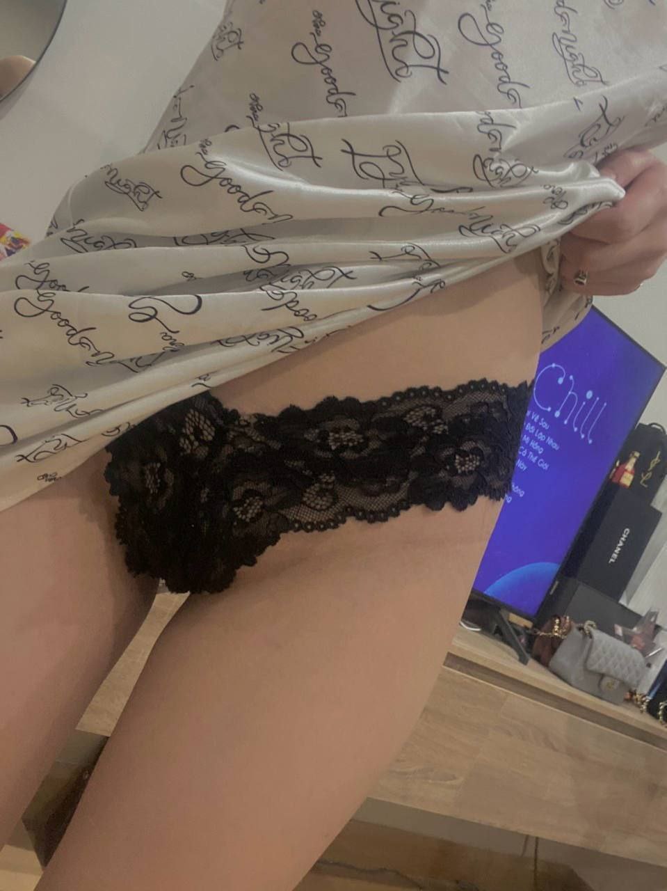 Úp mặt vào sông quê anh sướng quên lối về